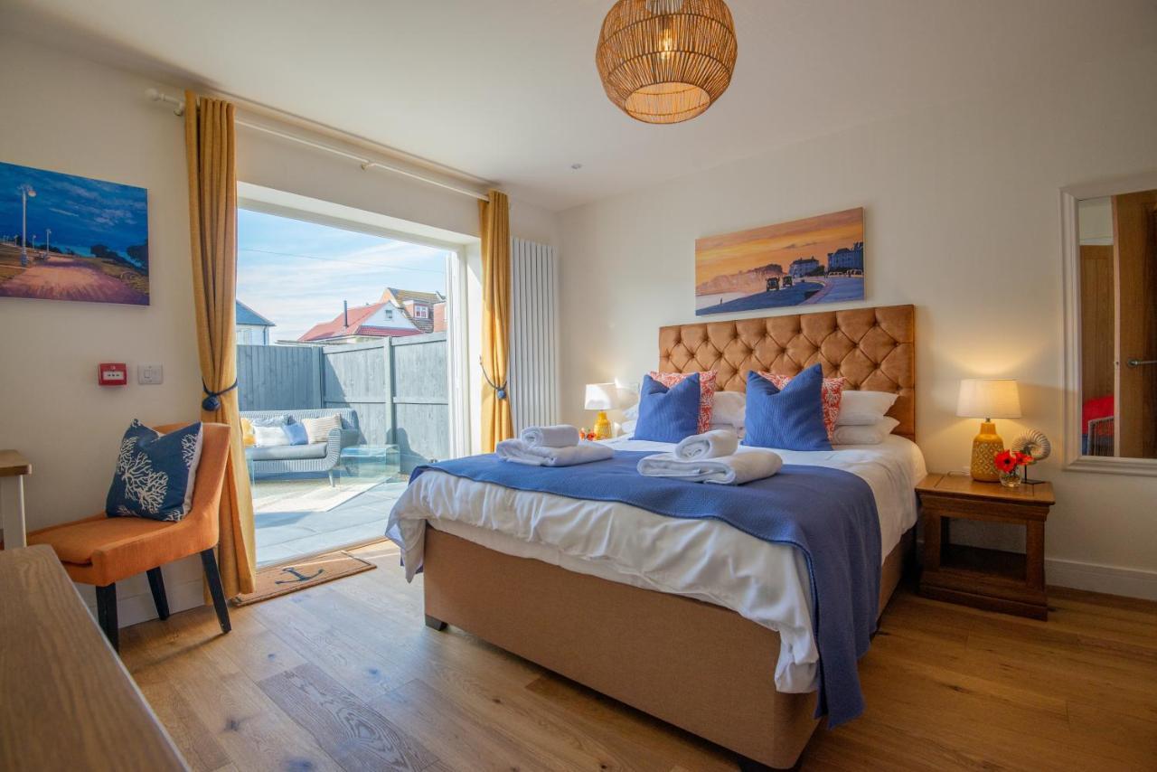 The Beach Escapes Aparthotel Hythe  Bagian luar foto