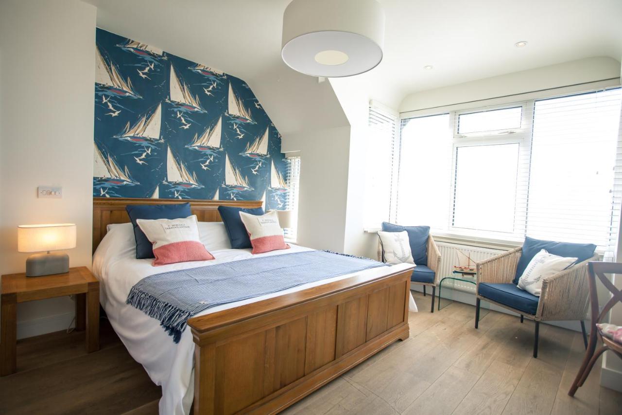 The Beach Escapes Aparthotel Hythe  Bagian luar foto